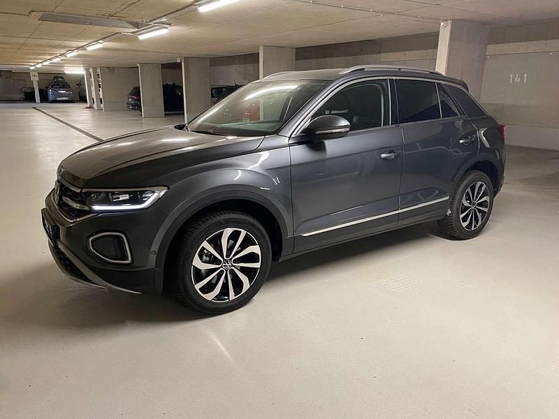 Grau Gebraucht 2023 VW T-Roc Style SUV | 26.500 € (Superpreis) - Bild 1/4