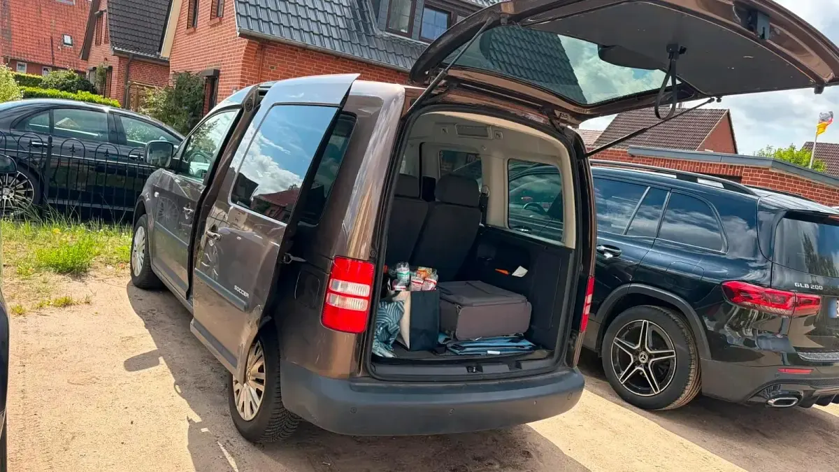 Gebraucht VW Caddy 105 PS (77 kW) 2014 Braun Van / Kleinbus