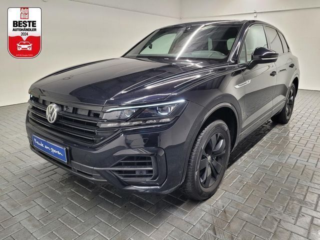 Schwarz (deep black perleffekt) Gebraucht 2018 VW Touareg R-line SUV | 41.420 € (Fairer Preis) - Bild 1/4