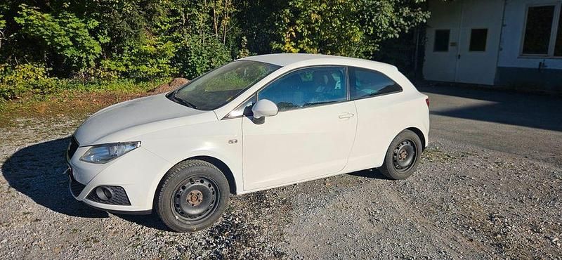 Weiß Gebraucht 2009 Seat Ibiza SC Sport Kleinwagen | 2.299 € (Fairer Preis) - Bild 1/4