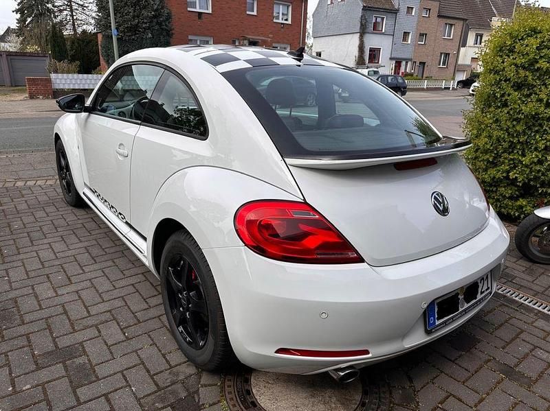 Gebraucht VW Beetle Sport 200 PS (147 kW) 2011 Weiß Kleinwagen