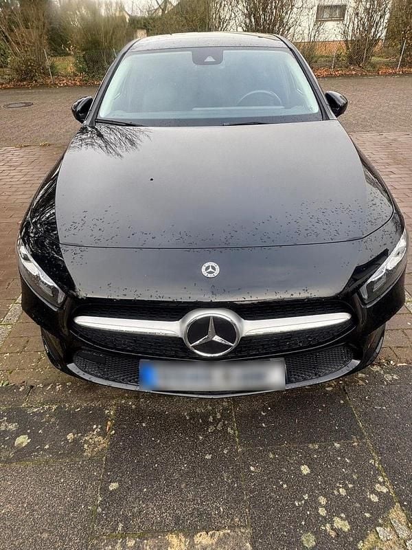 Gebraucht Mercedes A200 Progressive 163 PS (119 kW) 2022 Schwarz Limousine
