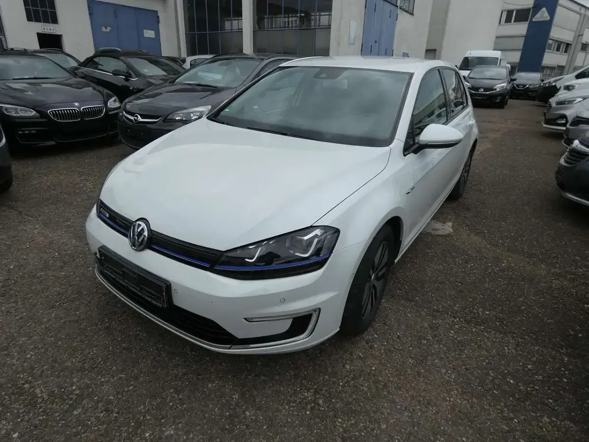 Używany VW e-Golf 85 kW (116 KM) 2014 Biały Hatchback