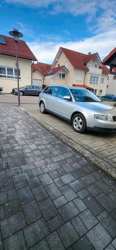 Gebraucht 2002 Audi A4 Kombi | 2.900 € (Teuer) - Bild 1/4