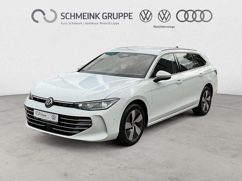 Pure white uni Neu 2025 VW Passat Elegance Kombi | 54.880 € (Teuer) - Bild 1/4