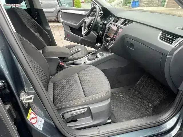 Usata Skoda Octavia Drive 180 CV (132 kW) 2017 Grigio Station wagon