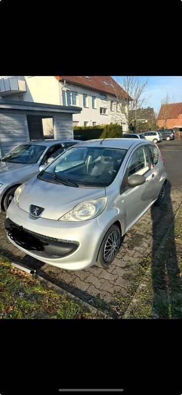 Silber Gebraucht 2008 Peugeot 107 Kleinwagen | 1.590 € (Fairer Preis) - Bild 1/1