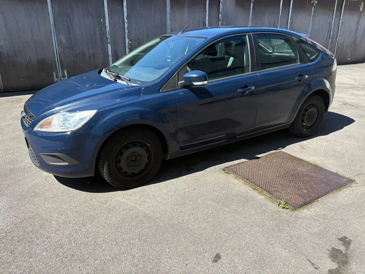 Usata Ford Focus 75 CV (55 kW) 2009 Blu Berlina
