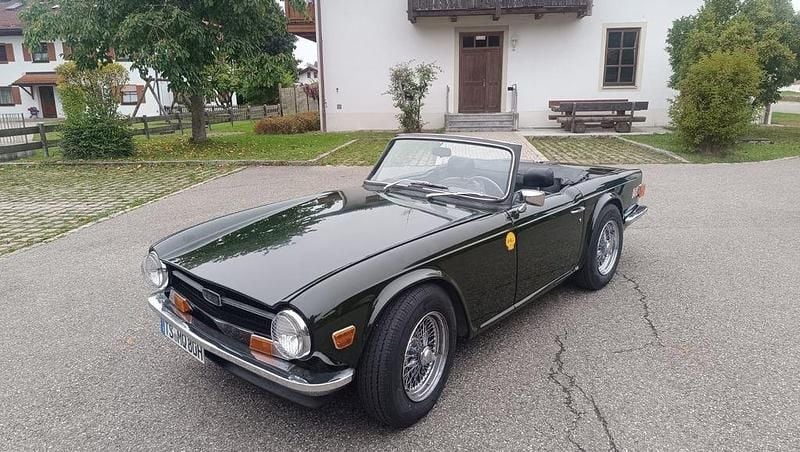 Grün Gebraucht 1971 Triumph TR6 Cabrio | 22.900 € - Bild 1/4