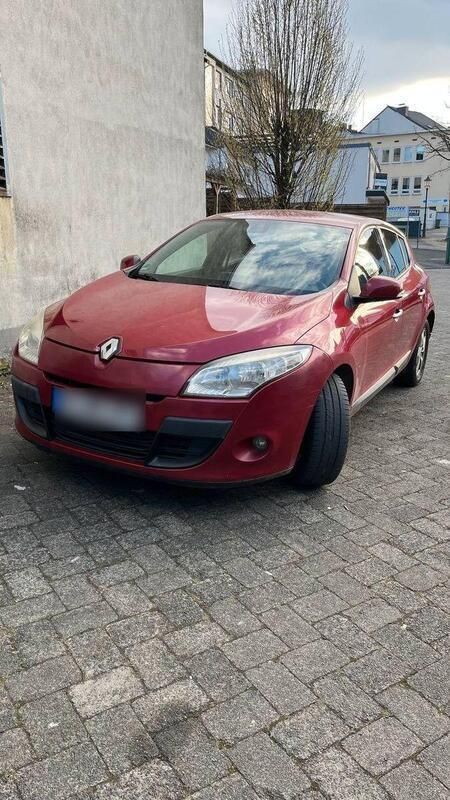 Rot Gebraucht 2008 Renault Mégane GrandTour Kombi | 1.600 € (Fairer Preis) - Bild 1/4