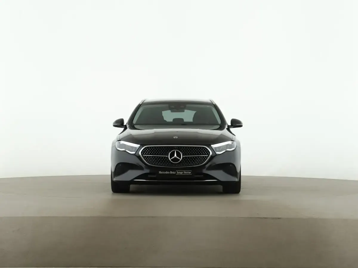Gebraucht Mercedes E300 Avantgarde 360 PS (264 kW) 2025 Grau Kombi