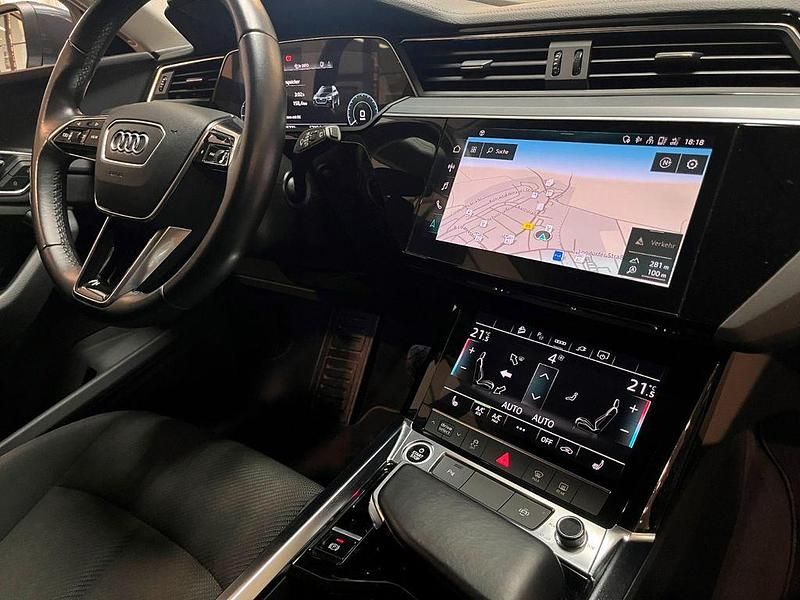 Gebraucht Audi e-tron Sport 230 kW (313 PS) 2021 Blau SUV