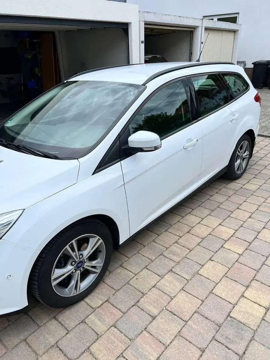 Gebraucht Ford Focus SYNC Edition 101 PS (74 kW) 2014 Weiß Kombi
