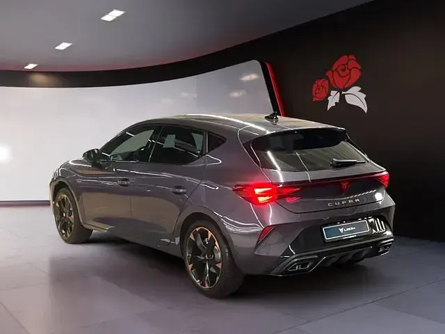Neu Cupra Leon 150 PS (110 kW) 2026 Dark void metallic Limousine