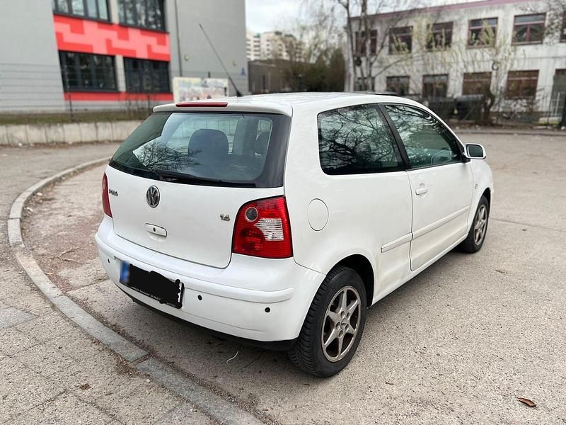 Gebraucht VW Polo 80 PS (58 kW) 2005 Weiß Kleinwagen