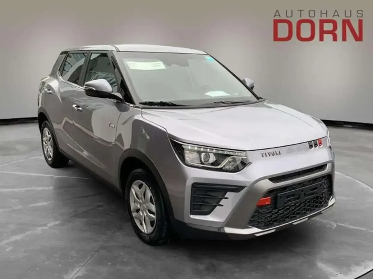 Neu KGM Tivoli 135 PS (99 kW) 2025 Iron metal SUV