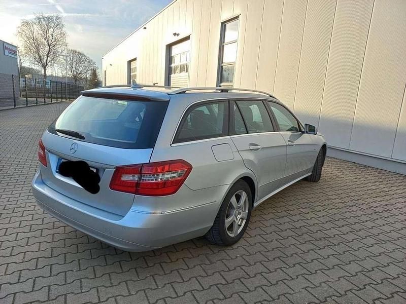 Gebraucht Mercedes E220 Avantgarde 170 PS (125 kW) 2011 Kombi