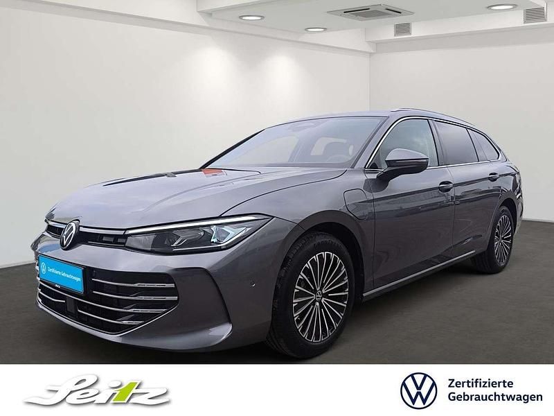 Grau Gebraucht 2025 VW Passat Elegance Kombi | 41.390 € (Guter Preis) - Bild 1/3