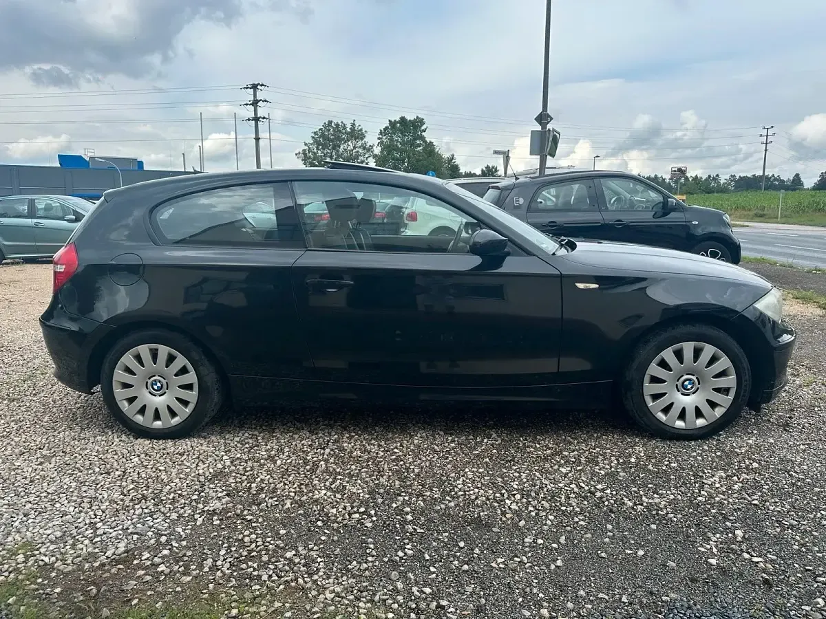Gebraucht BMW 120 170 PS (125 kW) 2008 Schwarz Kleinwagen