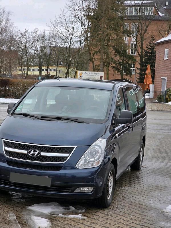 Gebraucht Hyundai H-1 170 PS (125 kW) 2010 Blau Van / Kleinbus