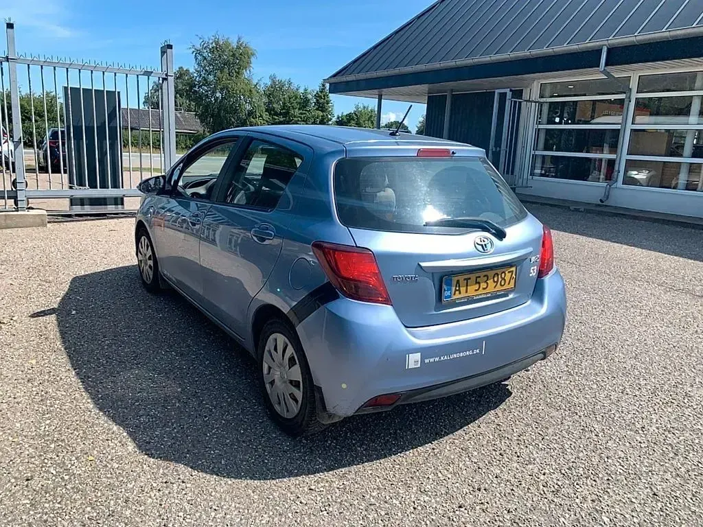 Gebraucht Toyota Yaris Edition-S 69 PS (50 kW) 2015 Blau Kleinwagen