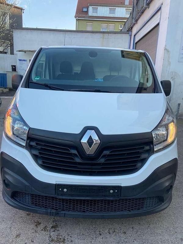 Gebraucht Renault Trafic Komfort 120 PS (88 kW) 2016 Gletscherweiss Van / Kleinbus