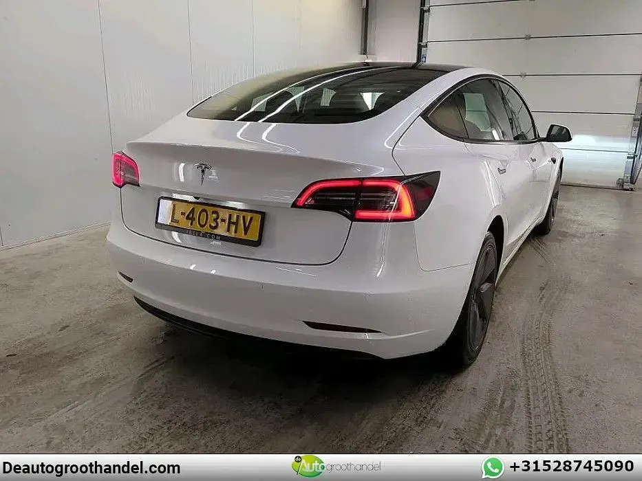 Gebraucht Tesla Model 3 Standard Range 175 kW (238 PS) 2021 Weiß Limousine