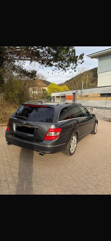 Gebraucht Mercedes 320 224 PS (164 kW) 2009 Grau Kombi