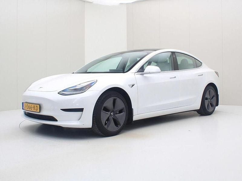 Weiß Gebraucht 2020 Tesla Model 3 Standard Range Limousine | 20.900 € (Guter Preis) - Bild 1/4