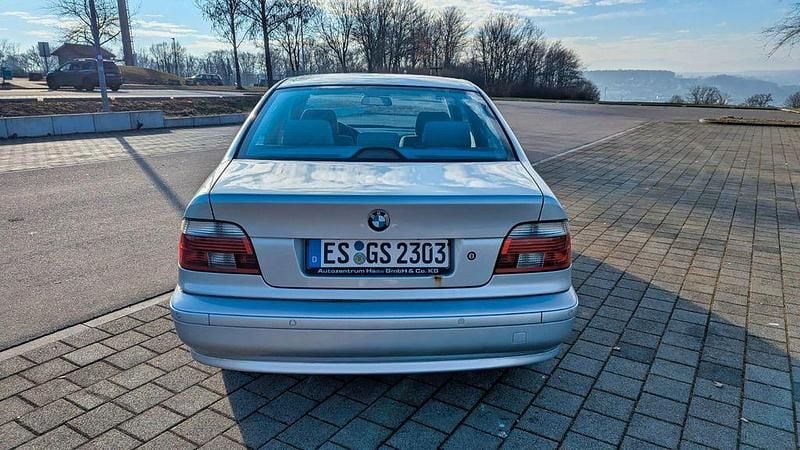 Gebraucht BMW 520 170 PS (125 kW) 2001 Silber Limousine