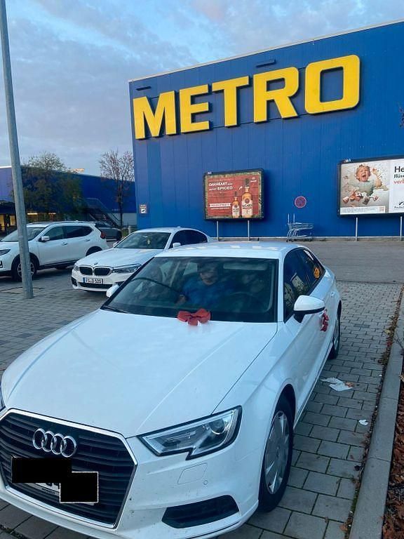 Gebraucht Audi A3 116 PS (85 kW) 2019 Weiß Limousine