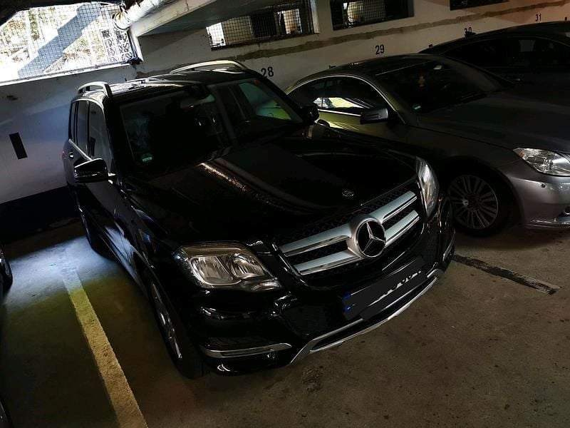 Schwarz Gebraucht 2013 Mercedes GLK200 SUV | 10.800 € (Fairer Preis) - Bild 1/4
