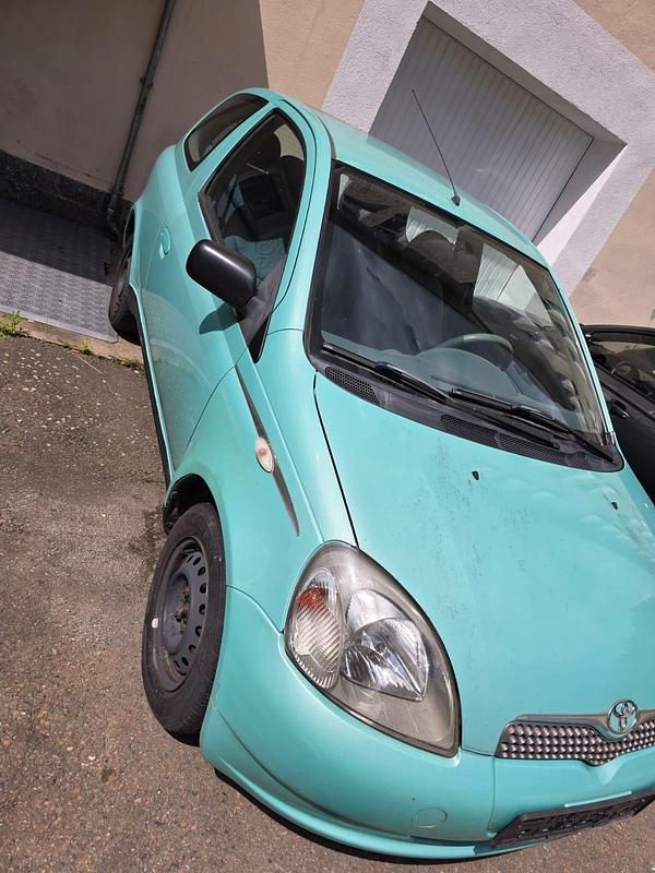 Gebraucht 2001 Toyota Yaris Kleinwagen | 1.120 € - Bild 1/4
