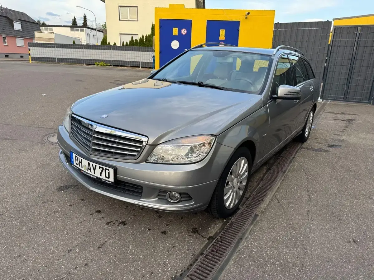 Gebraucht Mercedes C200 Elegance 184 PS (135 kW) 2010 Grau Kombi