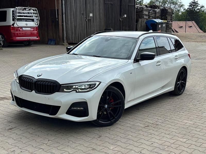 Weiß Gebraucht 2019 BMW 320 M Sport Limousine | 19.028 € (Guter Preis) - Bild 1/4