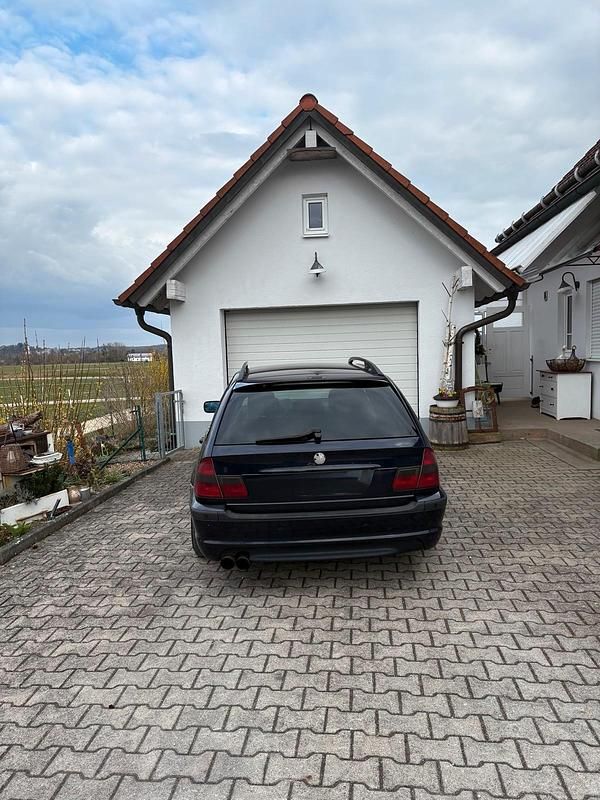 Second-hand BMW 320 Basis 150 CP (110 kW) 2002 Albastru Break