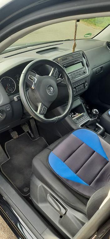 Gebraucht VW Tiguan Trendline 110 PS (80 kW) 2015 Schwarz SUV
