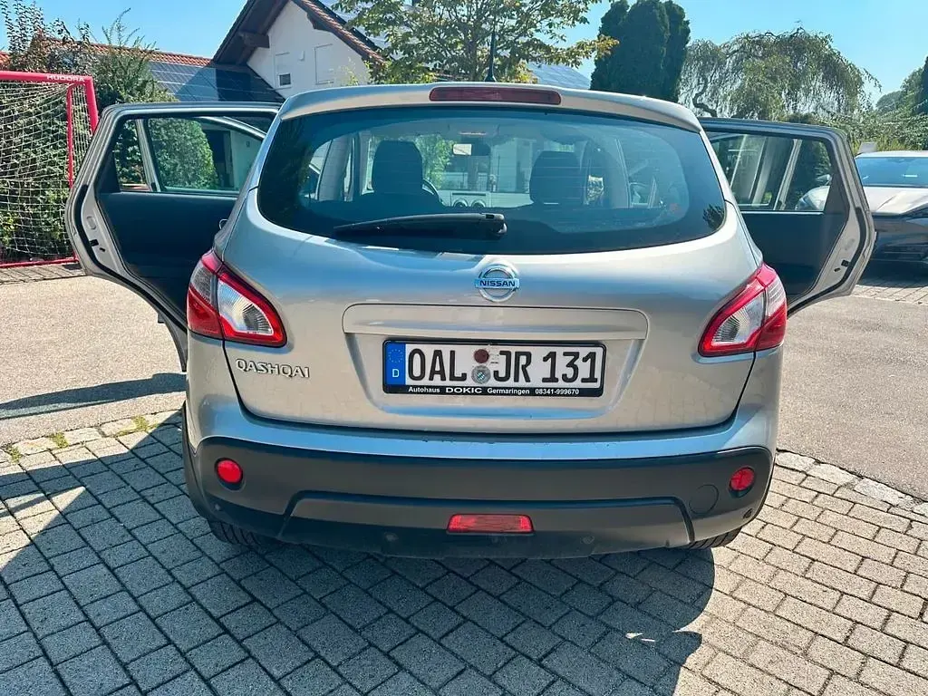 Gebraucht Nissan Qashqai Acenta 117 PS (86 kW) 2013 Grau SUV