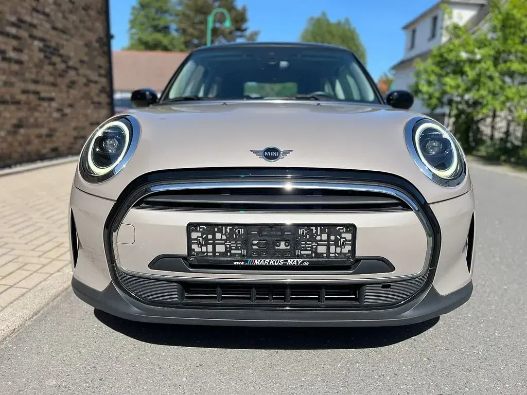 Gebraucht Mini Cooper 136 PS (100 kW) 2023 Rooftop grey metallic Kleinwagen