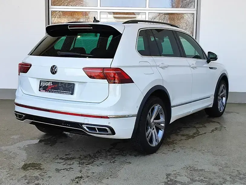 Gebraucht VW Tiguan R-line 150 PS (110 kW) 2023 Pure white SUV