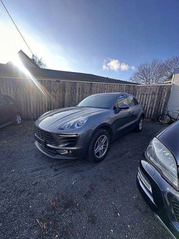 Gebraucht Porsche Macan S 258 PS (189 kW) 2017 Grau SUV