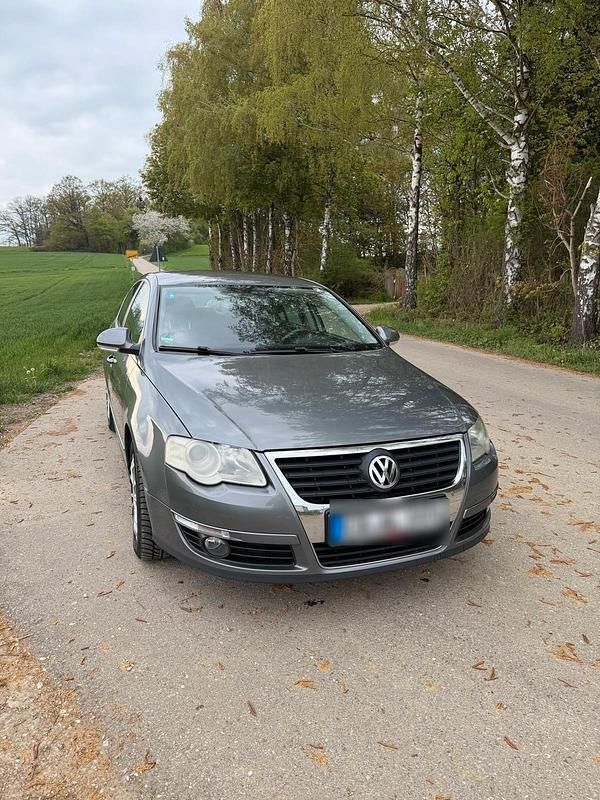 Gebraucht VW Passat 140 PS (102 kW) 2008 Grau Limousine