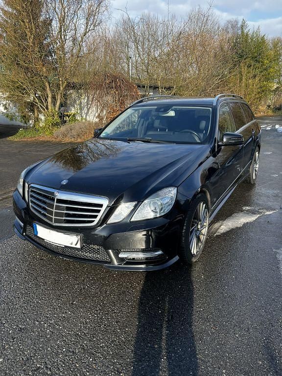 Gebraucht Mercedes E300 Avantgarde 231 PS (169 kW) 2012 Schwarz Limousine