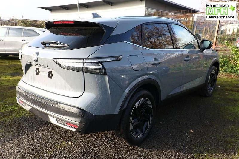 Neu Nissan Qashqai N-Connecta 158 PS (116 kW) 2025 Ceramic grey metallic SUV