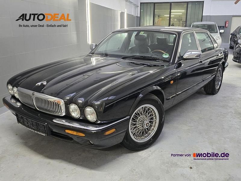 Schwarz Gebraucht 2000 Jaguar XJ Executive Limousine | 12.990 € (Fairer Preis) - Bild 1/4