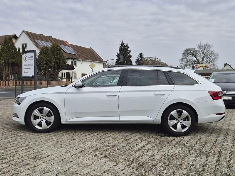 Gebraucht Skoda Superb 150 PS (110 kW) 2016 Weiß Kombi