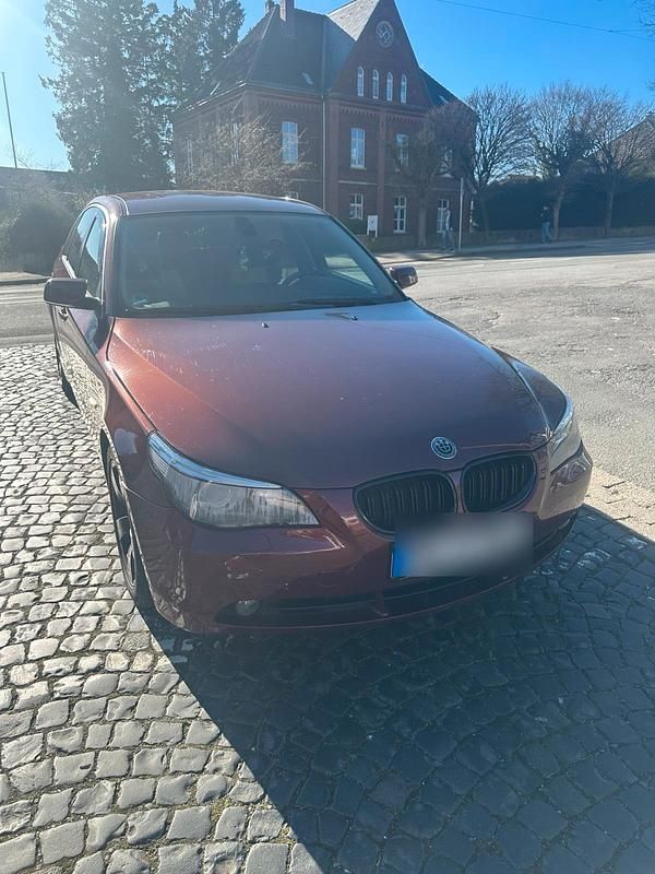 Gebraucht BMW 530 235 PS (172 kW) 2004 Rot Limousine