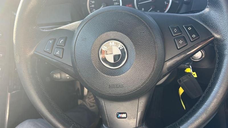Schwarz Gebraucht 2006 BMW 530 Sport Line Kombi | 2.900 € (Guter Preis) - Bild 1/4
