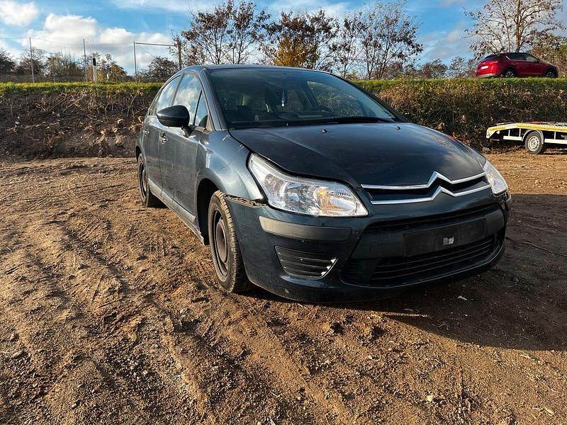 Blau Gebraucht 2010 Citroën C4 Limousine | 1.000 € (Guter Preis) - Bild 1/4