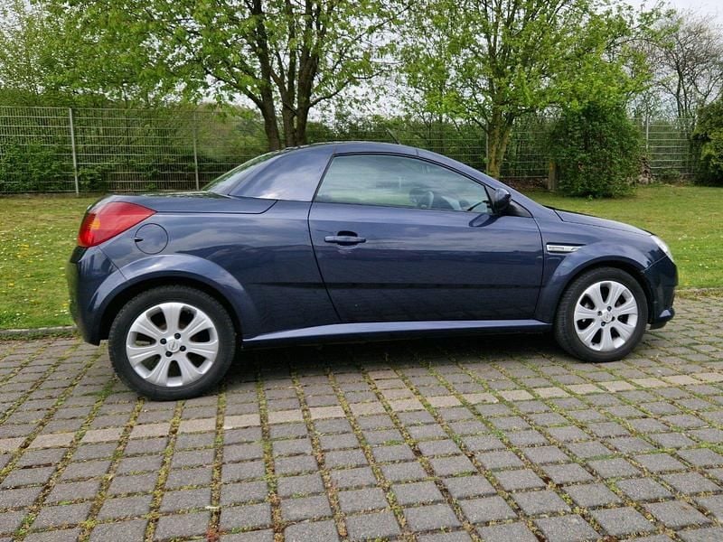 Gebraucht Opel Tigra Edition 90 PS (66 kW) 2009 Blau Cabrio